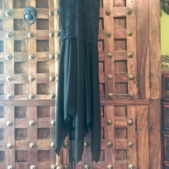 Lace dress OFFERS ARE WELCOMED - Picture 2 of 7
